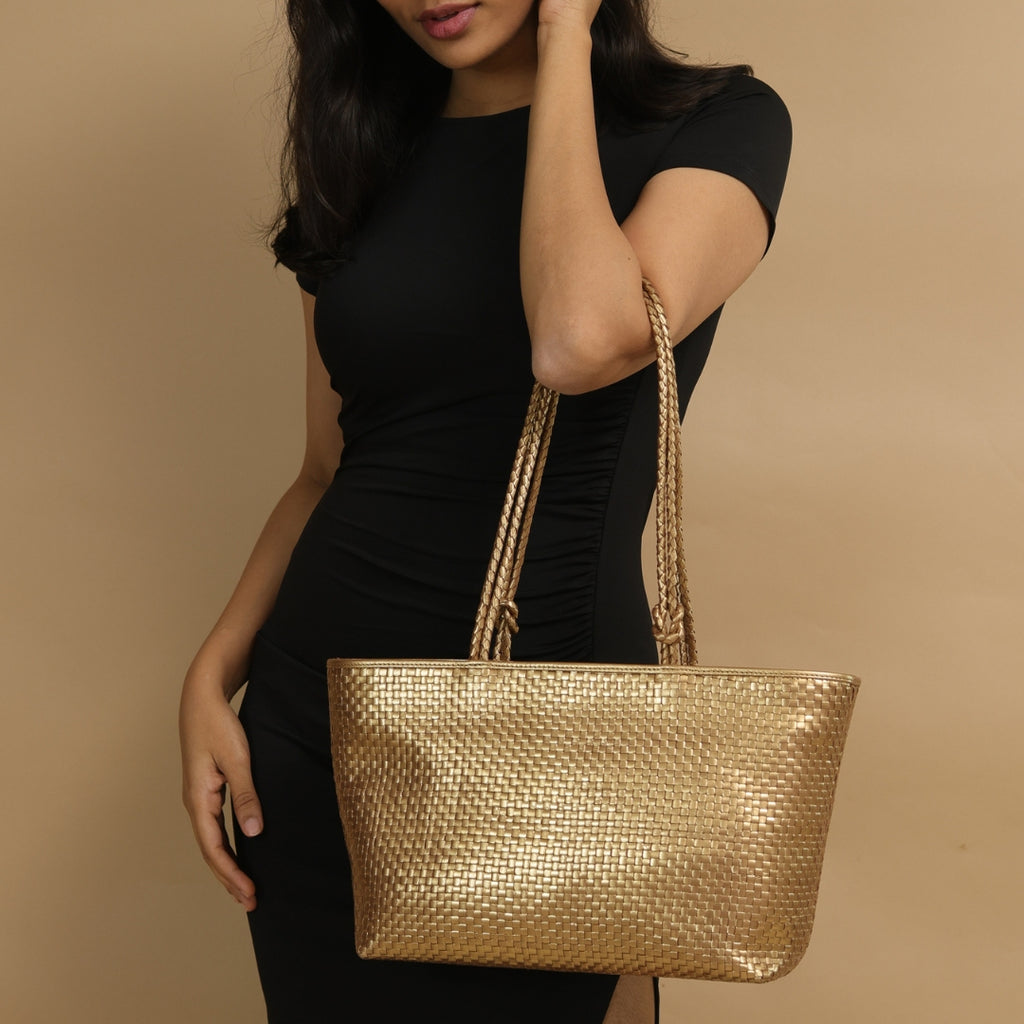 CALONGE a fashion brand in handwoven leather bags and accessories