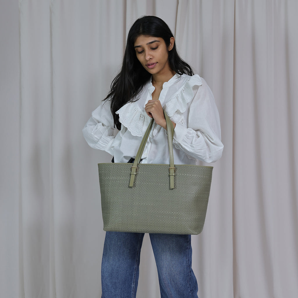 leather tote bag