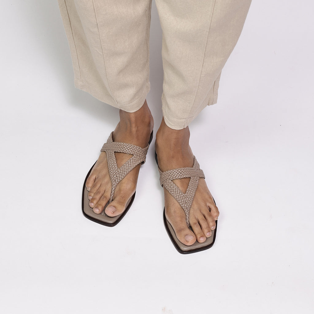 Stylish flat sandal