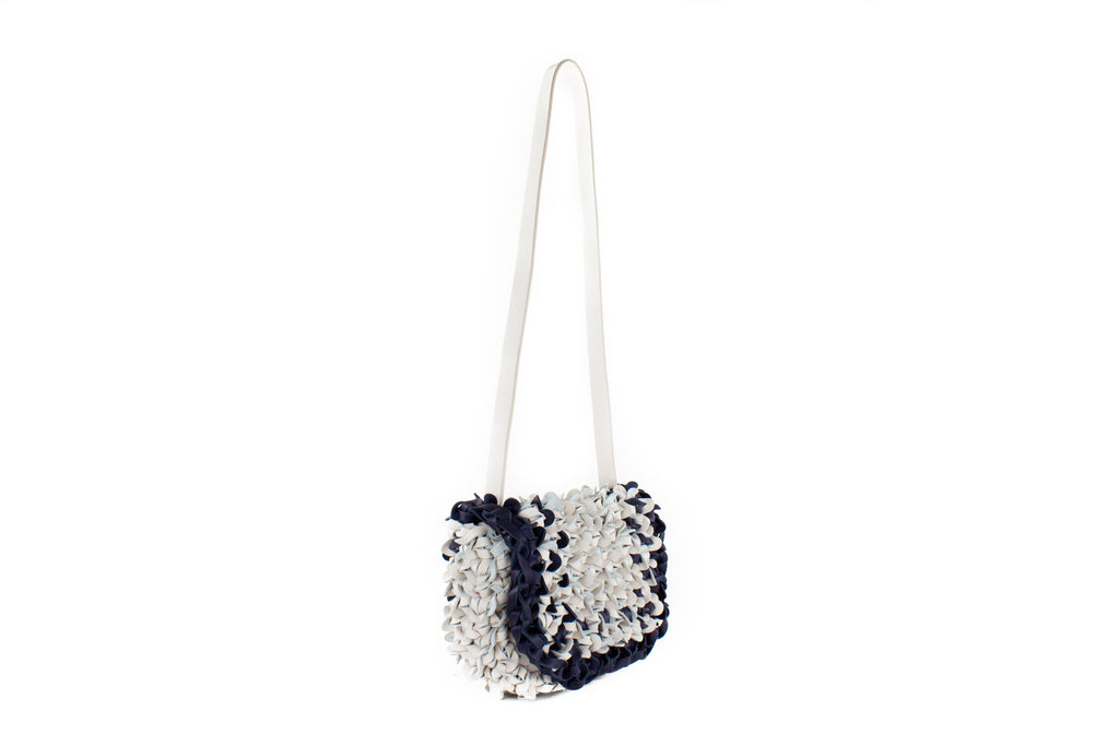 CA 1458 | BIG IRIS | OFF WHITE & NAVY - Calonge
