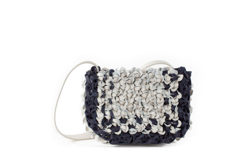 CA 1458 | BIG IRIS | OFF WHITE & NAVY - Calonge