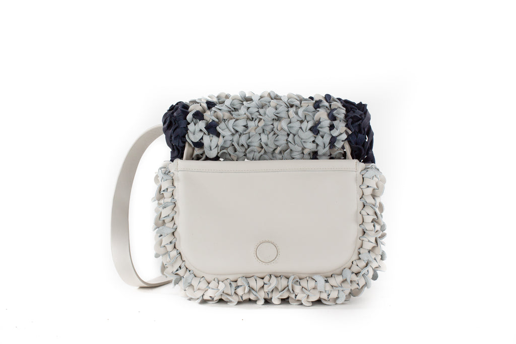CA 1458 | BIG IRIS | OFF WHITE & NAVY - Calonge