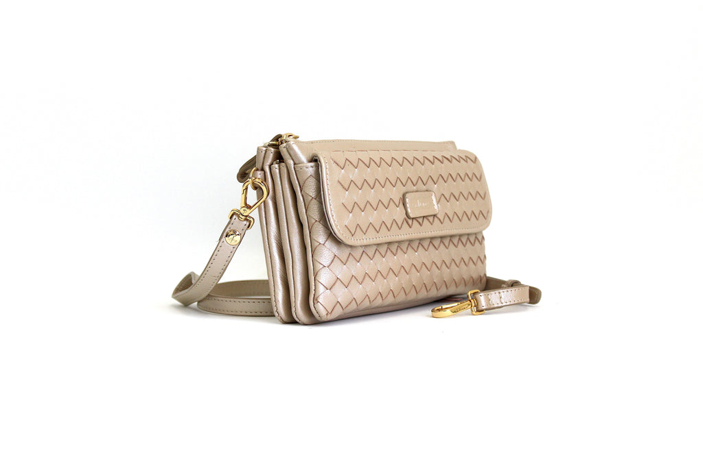 CA 1411 | INT | PEARL - Calonge