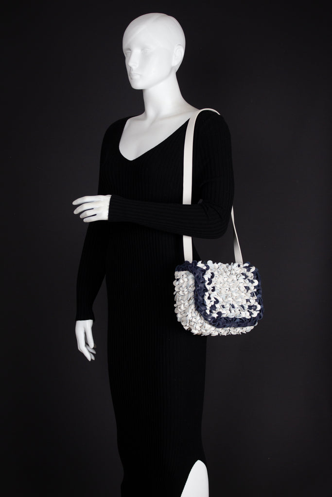 CA 1458 | BIG IRIS | OFF WHITE & NAVY - Calonge